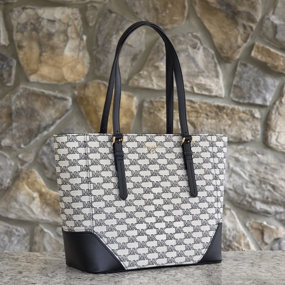 Michael Kors Handbags - Michael Kors Aria Logo Large Black Tote